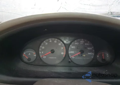 1996 Acura Integra Gs z USA, uszkodzony, nr VIN 001699